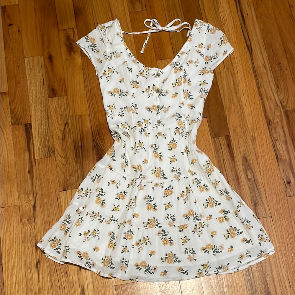 Women’s Hollister White and Yellow Floral Dress - Picture 3 of 4